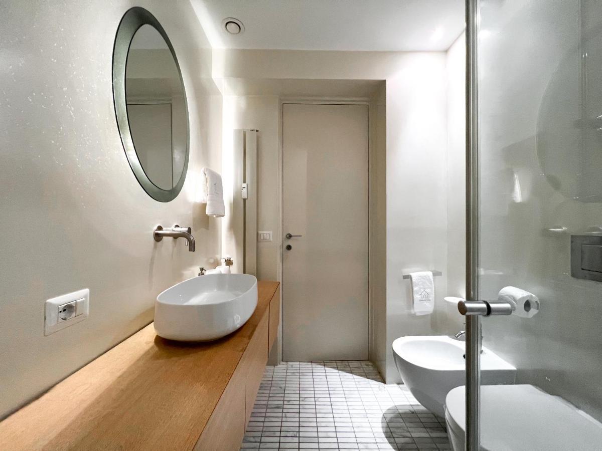 Luxury House & Secret Garden - Strategic Location, 100M To Metro B Appartement Rome Buitenkant foto