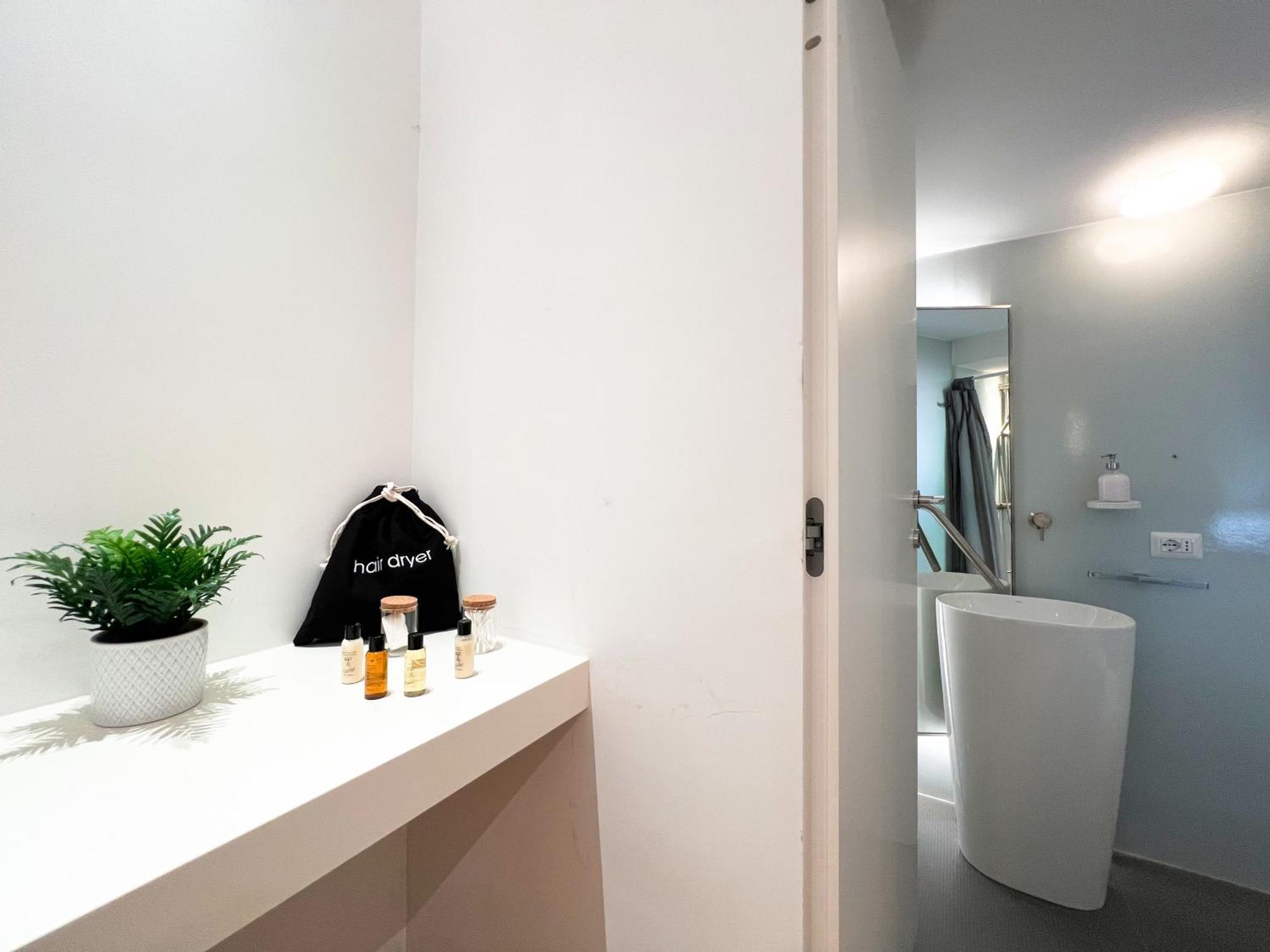 Luxury House & Secret Garden - Strategic Location, 100M To Metro B Appartement Rome Buitenkant foto