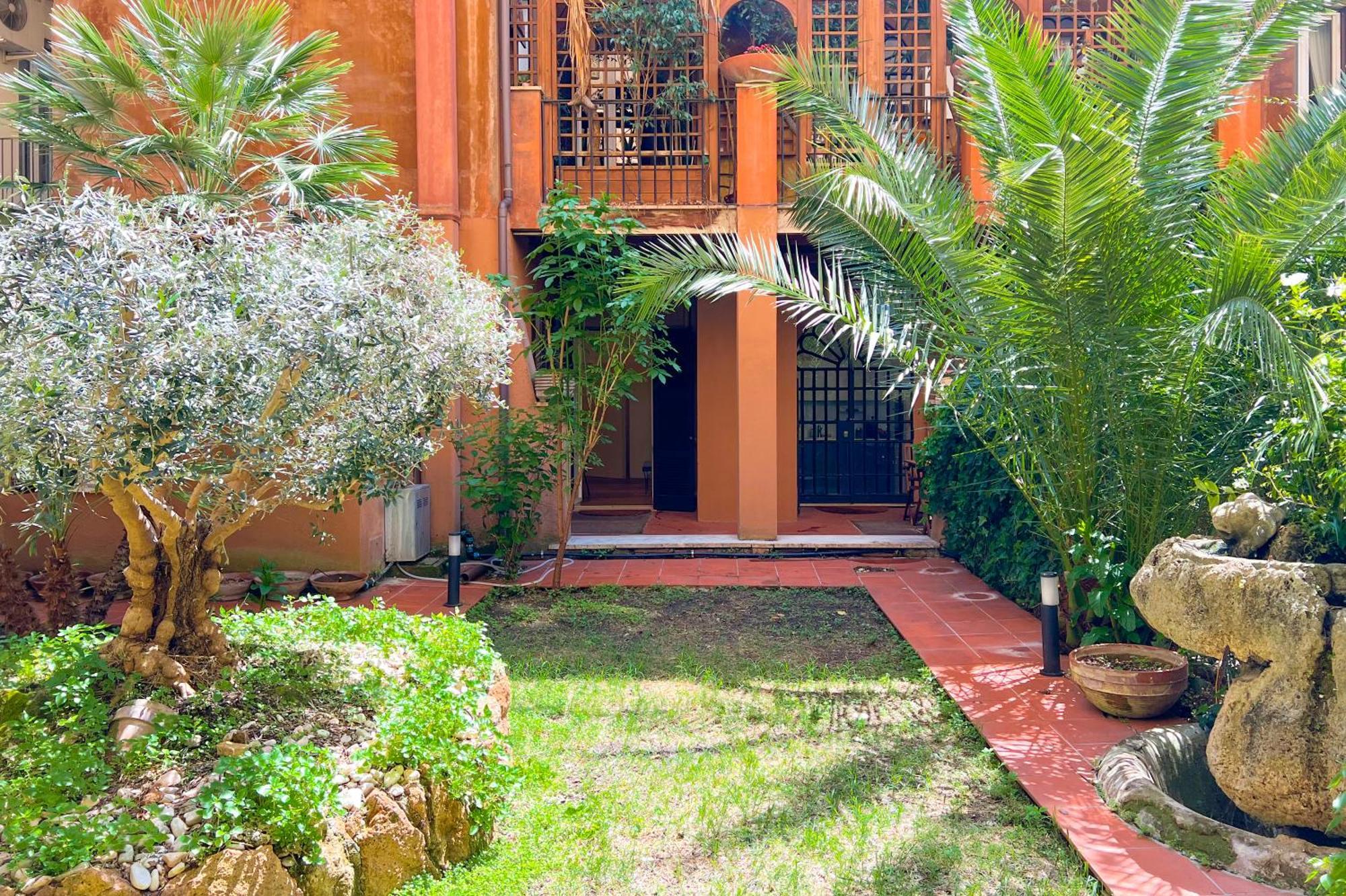 Luxury House & Secret Garden - Strategic Location, 100M To Metro B Appartement Rome Buitenkant foto